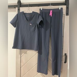 Figs brand Livingston Pants - Size Small Tall + Catarina One-Pocket Top - Size S